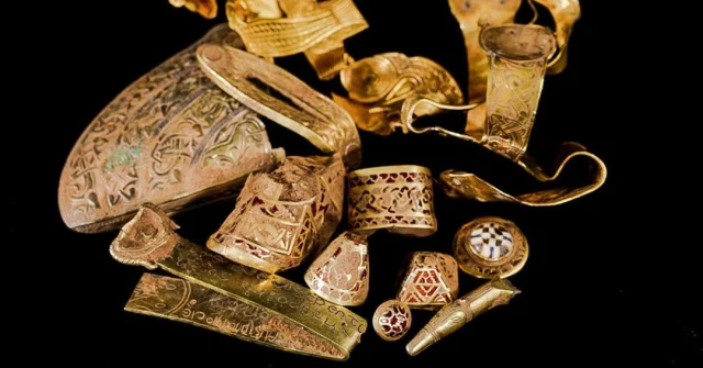 #OnThisDay in 2009, the Staffordshire Hoard was discovered. It is the largest hoard of Anglo-Saxon gold and silver metalwork yet found, containing almost 4600 items. The Hoard is of national importance and is undergoing a major research and conservation project. Items from the Hoard are on display at Birmingham Museum & Art Gallery and at the Potteries Museum & Art Gallery who jointly acquired the Hoard through the Treasure Act (Image: David Rowan, Birmingham Museum and Art Gallery CC BY SA 2.0).