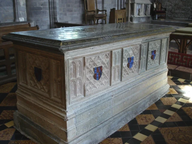 Edmund Tudor died #OnThisDay in 1456. Edmund was the half-brother of Henry VI and father to the future king Henry VII. Edmund did not live to see his son's birth, dying 3 months earlier from bubonic plague whilst imprisoned in Carmarthen Castle. Image: Edmund's tomb in St. David's Cathedral, Pembrokeshire (Plucas58, Public Domain via Wikimedia Commons).