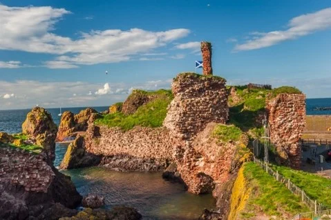The Battle of Dunbar took place #OnThis Day in 1296. It was a victory for the English forces of Edward I. Image of the ruins of Dunbar Castle (Image: © Britain Express).